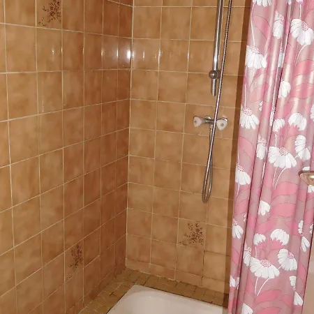 Maison Spacieuse 6 Pers. Près Avec Jardin - Fr-1-476-204