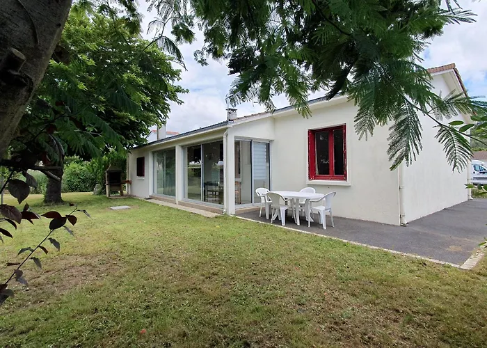 Maison Spacieuse 6 Pers. Pres Avec Jardin - Fr-1-476-204 *