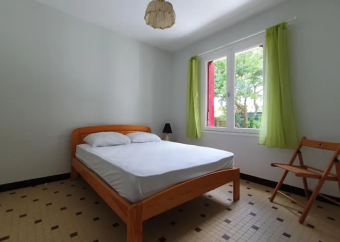 Maison Spacieuse 6 Pers. Pres Avec Jardin - Fr-1-476-204